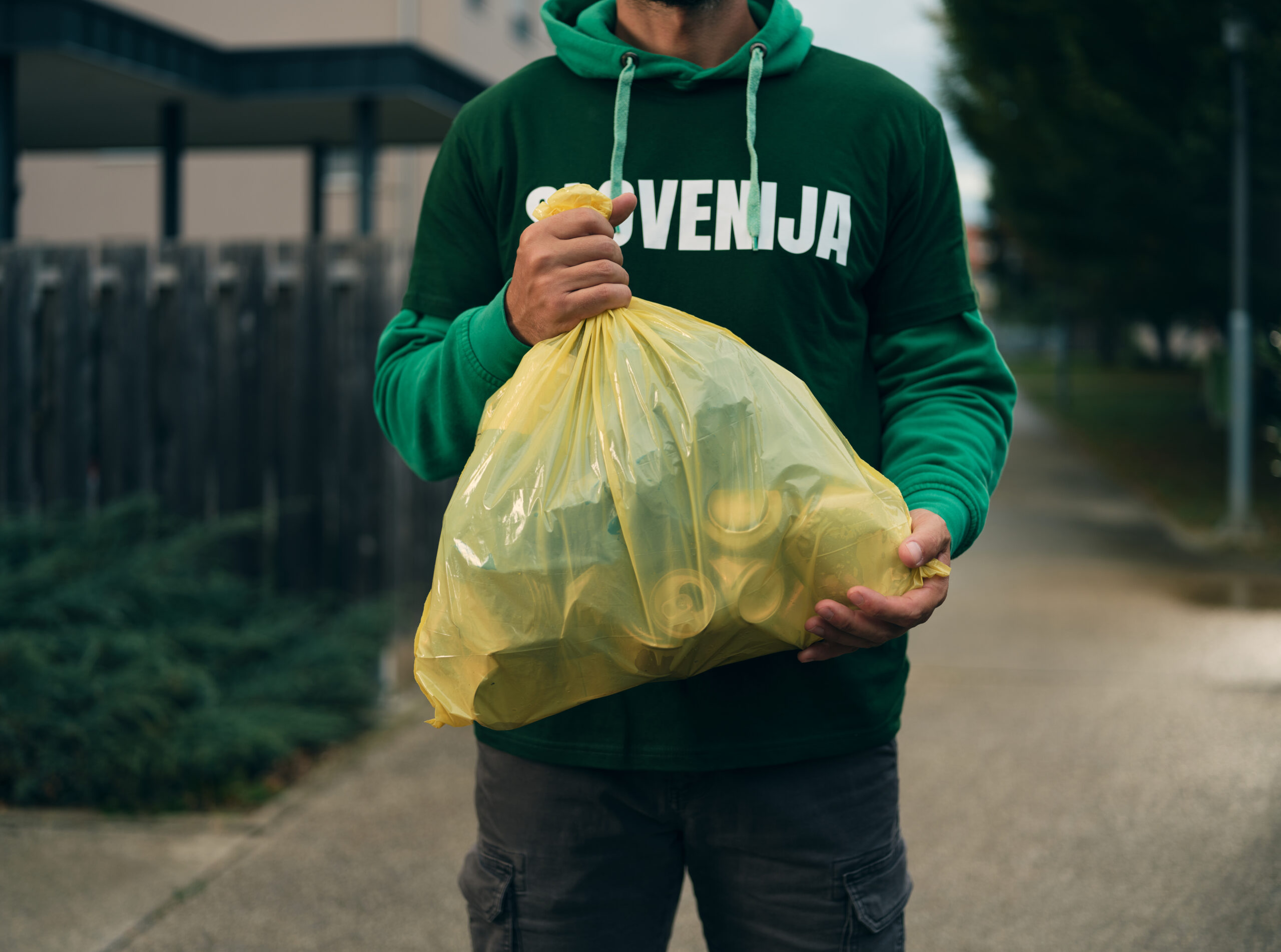 Bi imeli manj stroškov, če ne bi ločevali odpadkov?
